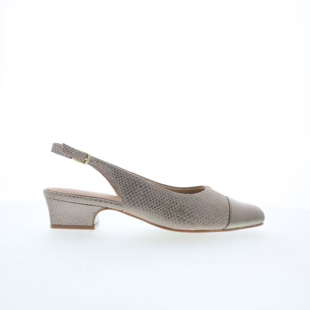 Trotters Womens Dea Silver Shoes (NWT)